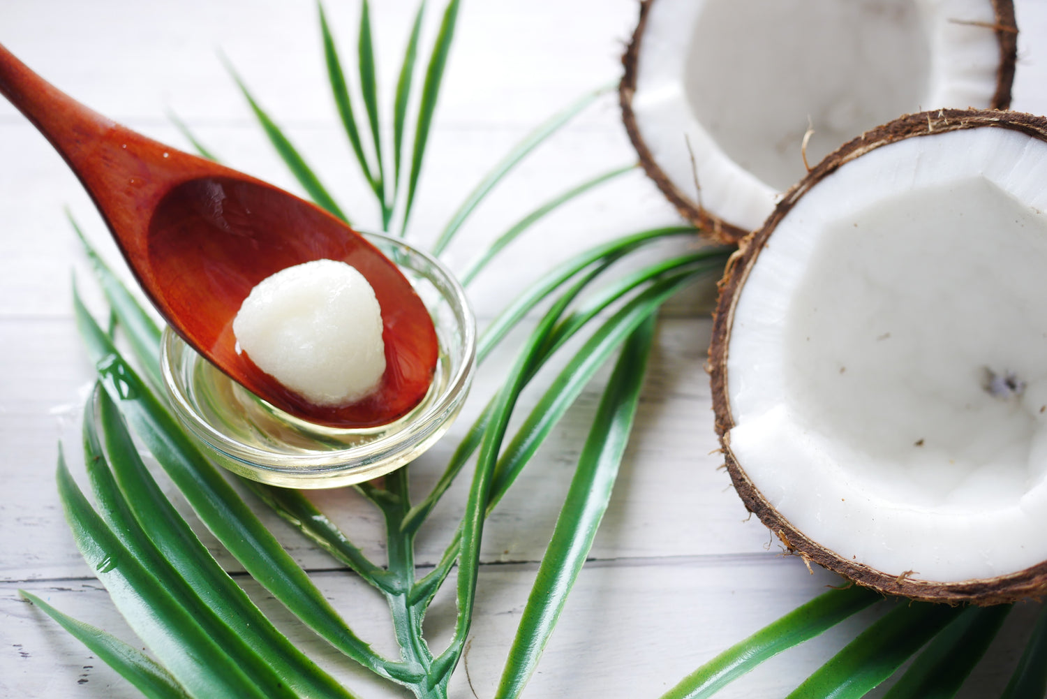 A spoon of coconut oil